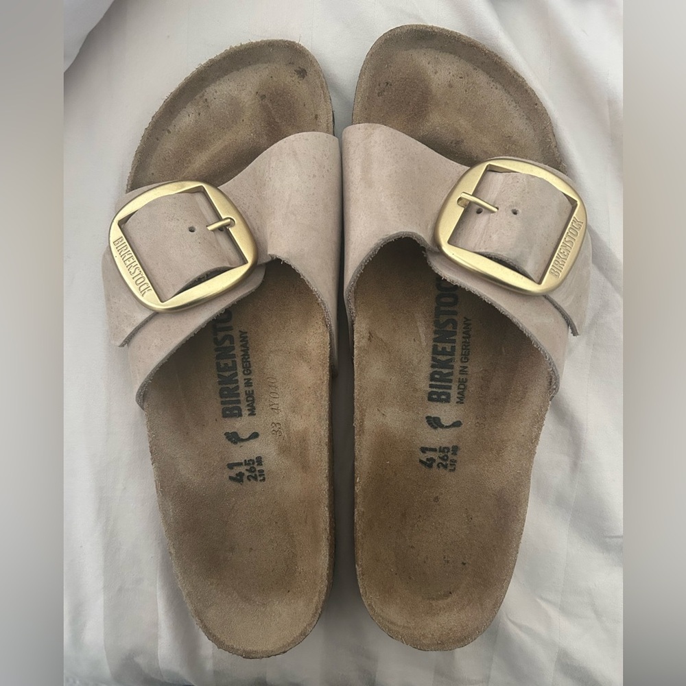 Birkenstock Single-Buckle Suede Slide in Taupe with Gold Buckle - Narrow Fit